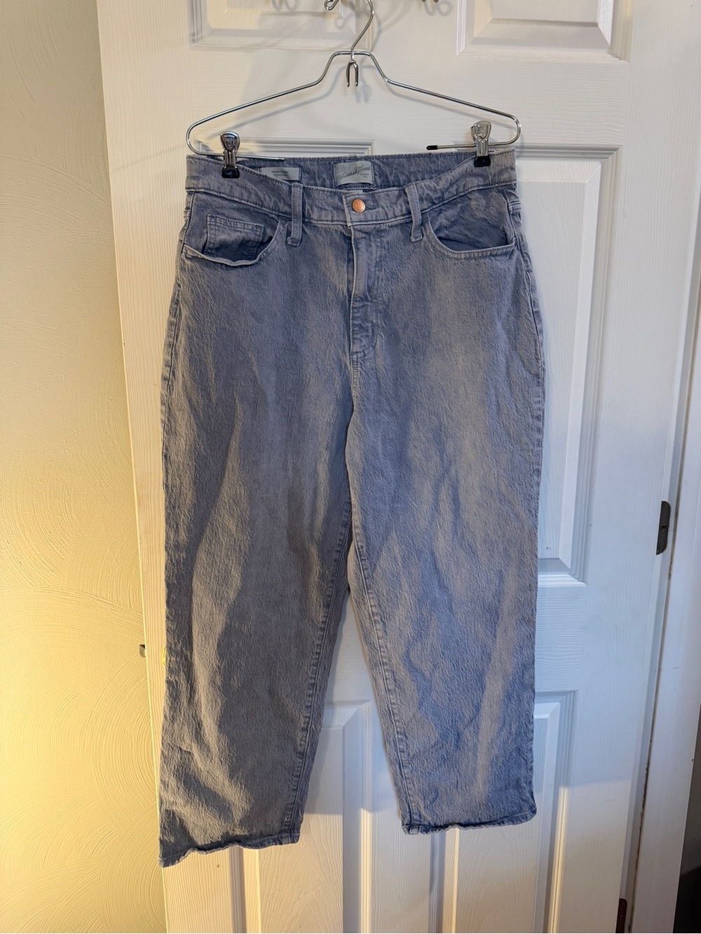 Universal Thread Goodfellow Light Wash Relaxed Vintage Straight Leg Jeans 12/31R